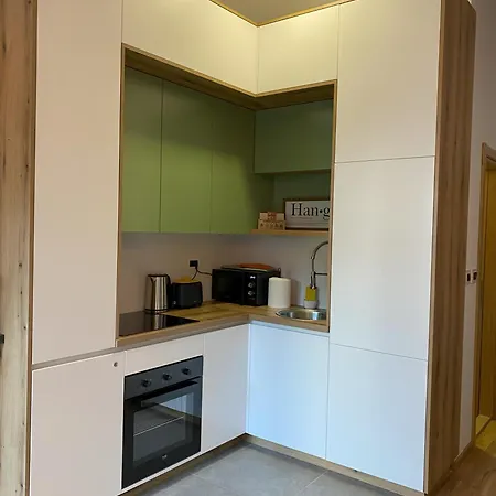 아파트 021 Hideout