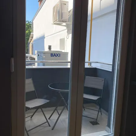 아파트 021 Hideout 노비사드